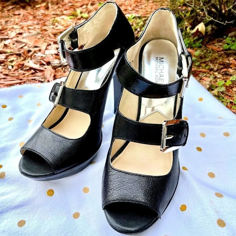 NEW MICHAEL KORS DESERT JETBLACK LEATHER BUCKLE STRAP HEELS 9-1/2M